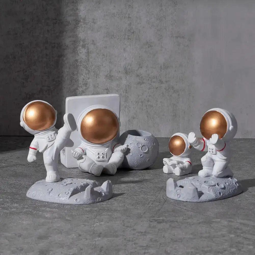 Astronaut Shape Phone Holder - Emporium WRJJ